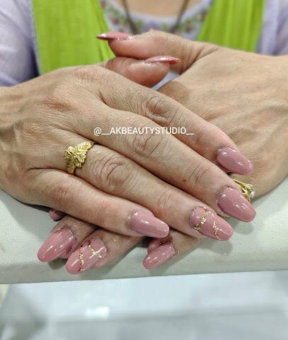 AK BEAUTY STUDIO(Beauty,Nail,Hair,Makeup)