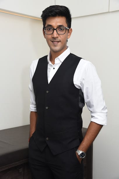 Dr Akshay Jain
