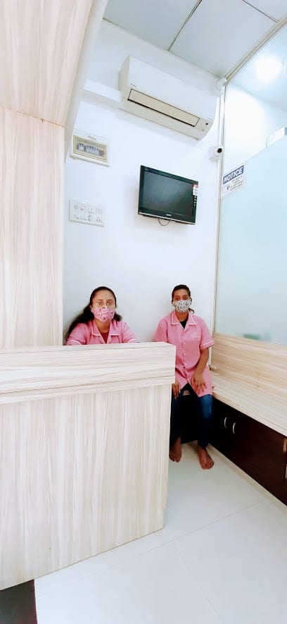 Skin-N-Smile Skin Hair and Nail Doctor in lalbag